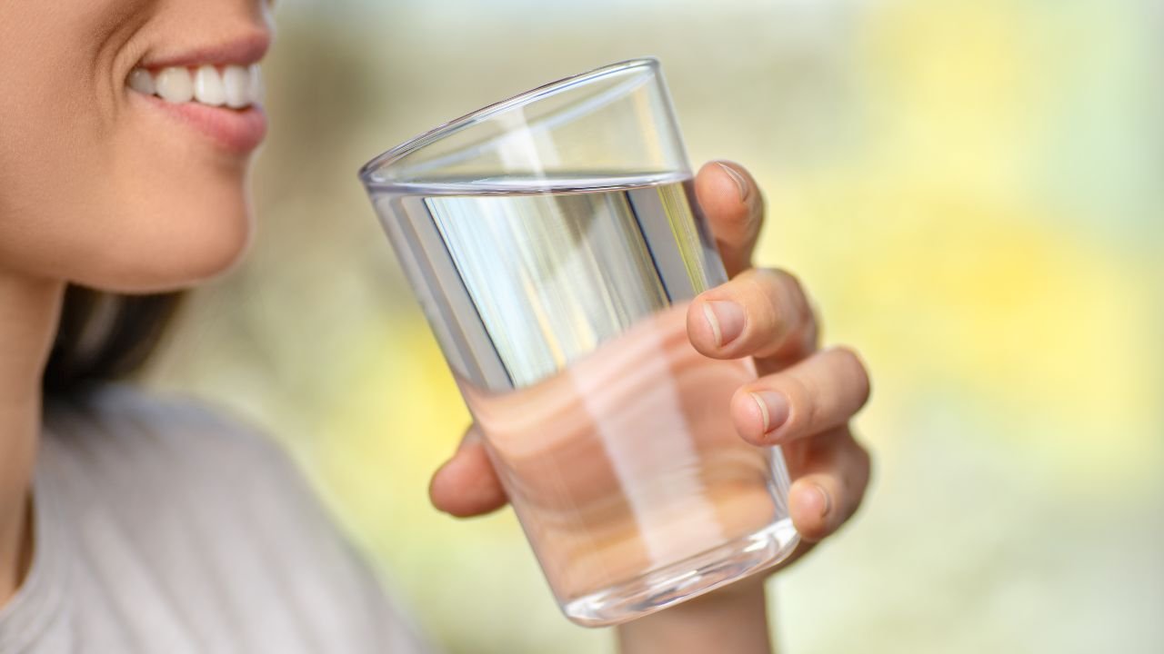 Is Drinking Water While Standing Harmful For Your Health? Expert Explains |  OnlyMyHealth